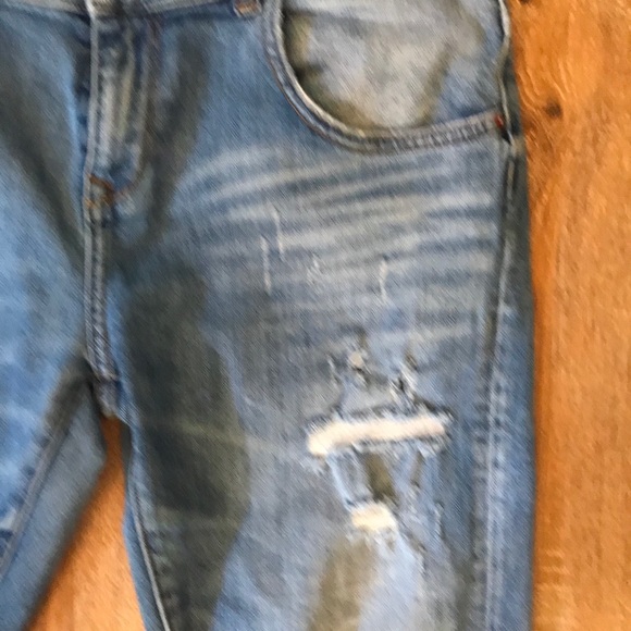 Zara Mid Rise Distressed Jeans - Picture 6 of 6